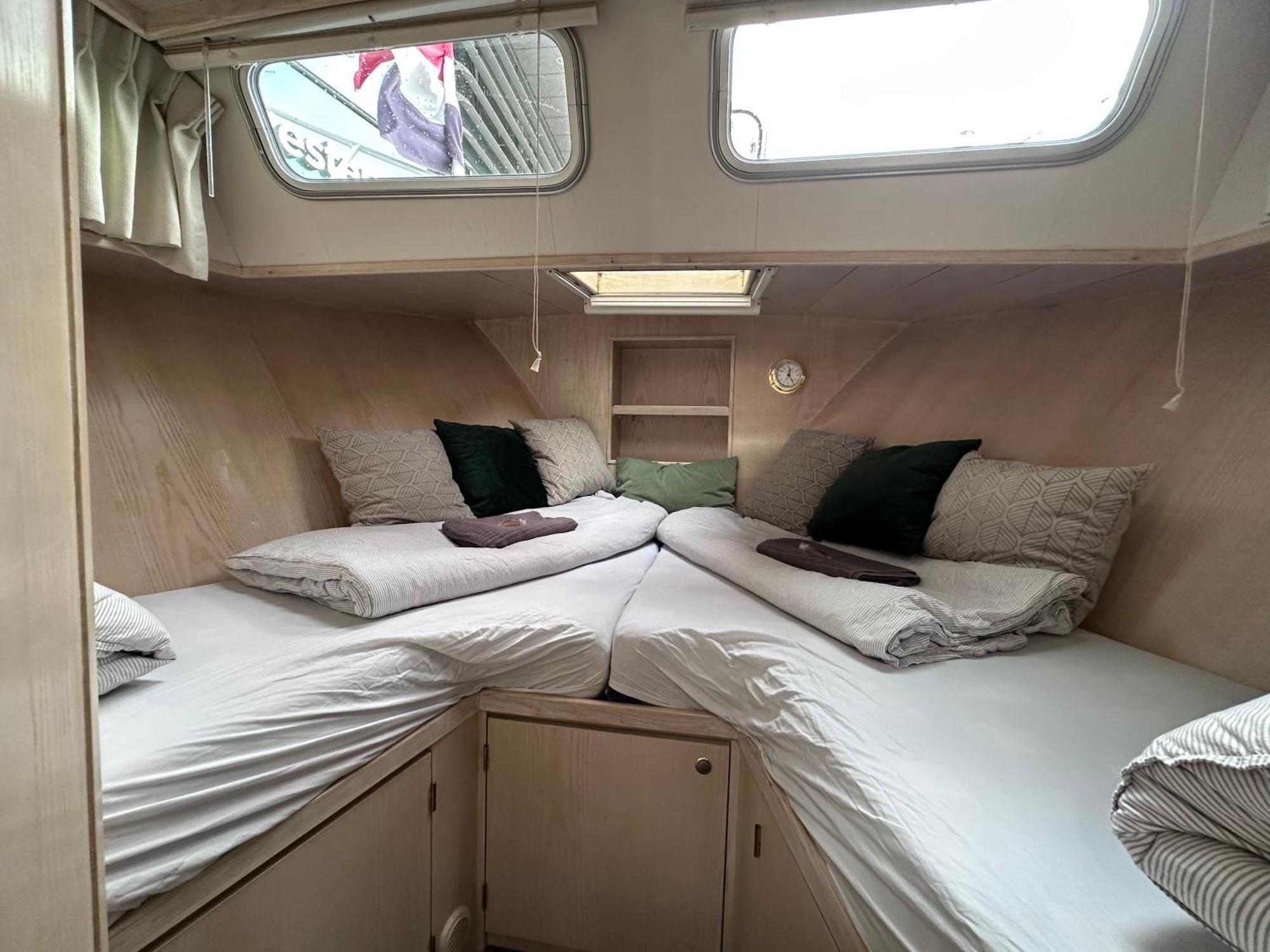 Bateau-hôtel Luxury Houseboat