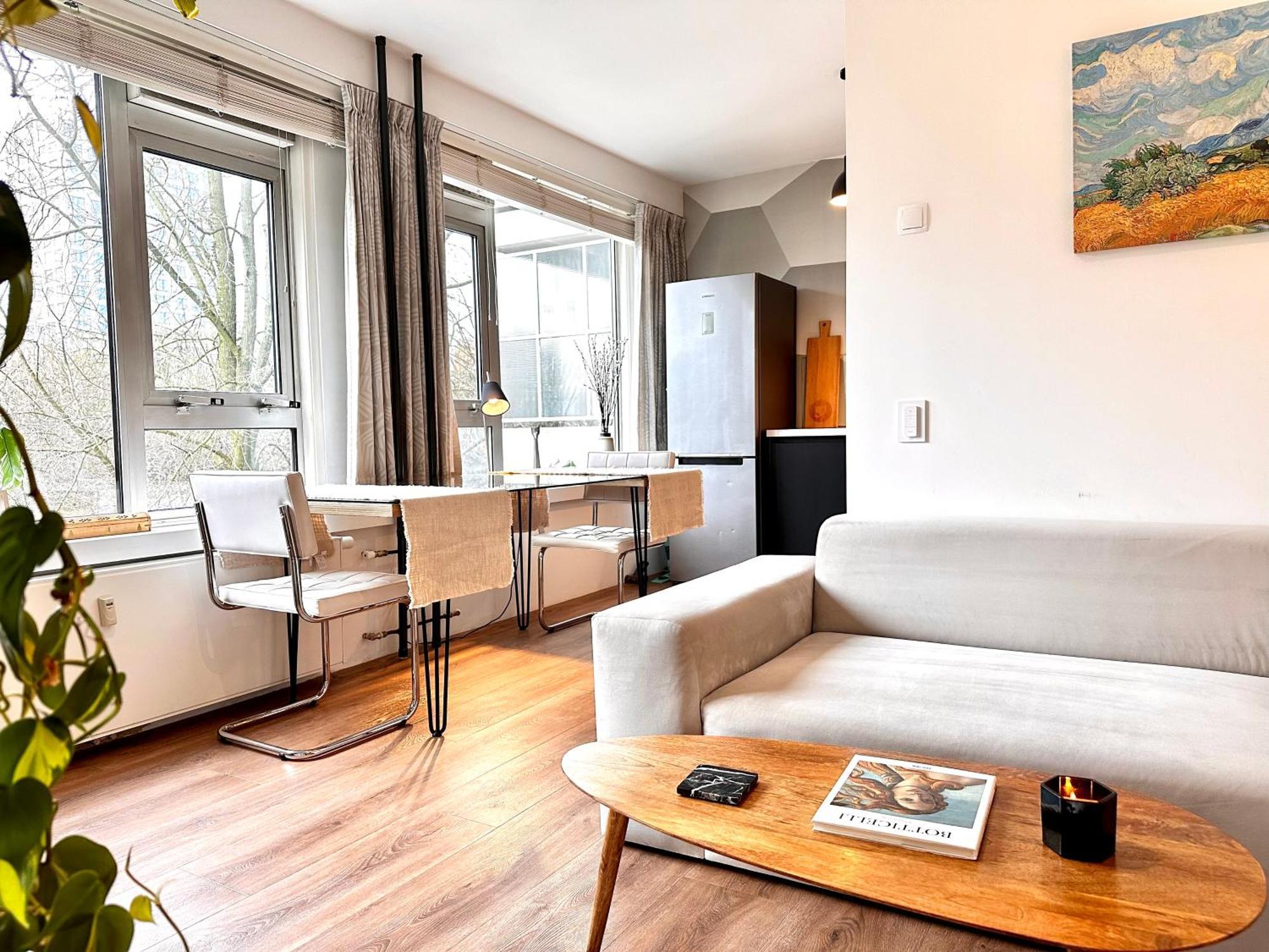 Appartement Cozy Retreat With Park Views And Free Parking *