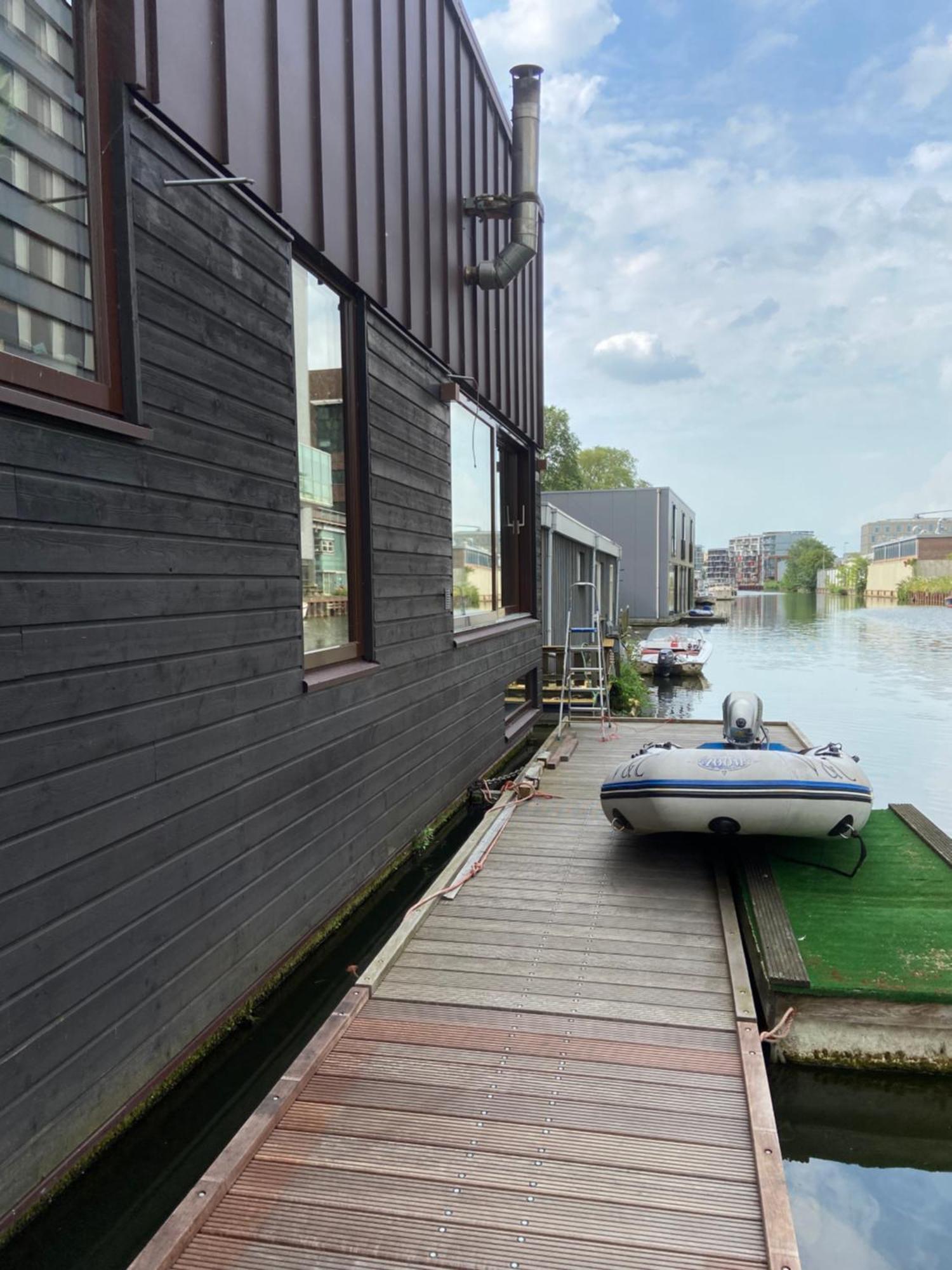 T Verkeren - Houseboat Frühstückspension