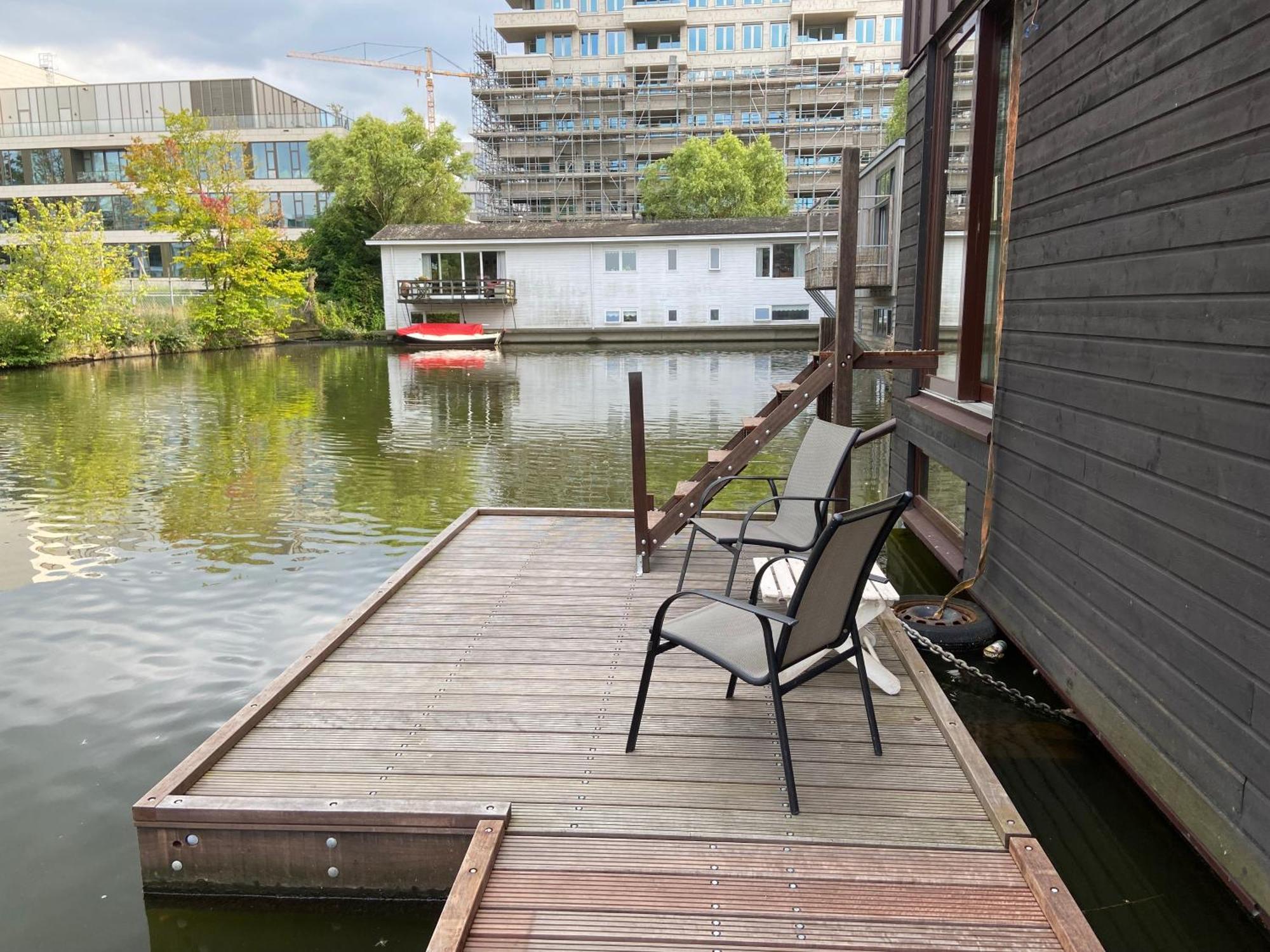 T Verkeren - Houseboat Frühstückspension *