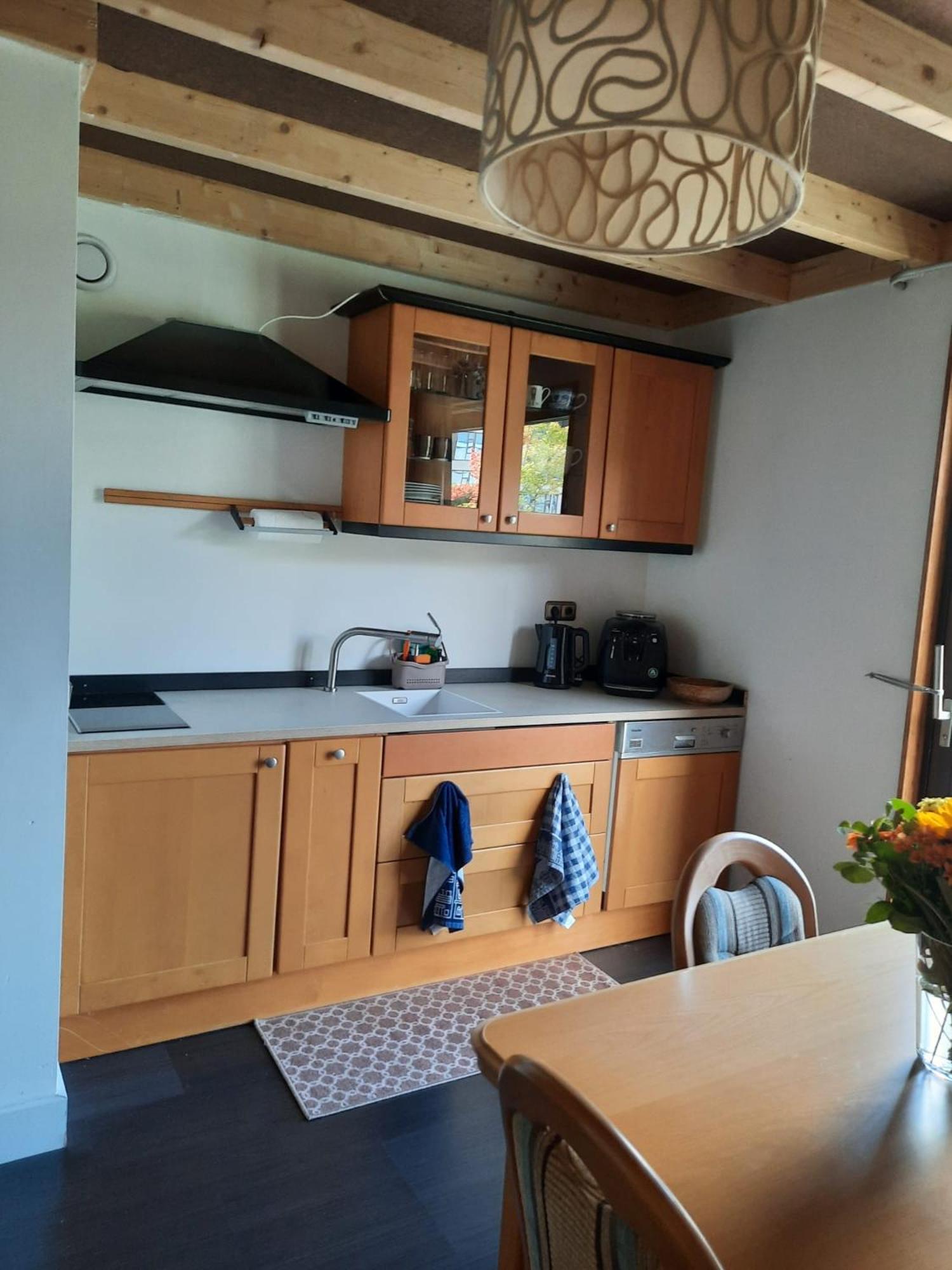 T Verkeren - Houseboat Frühstückspension *