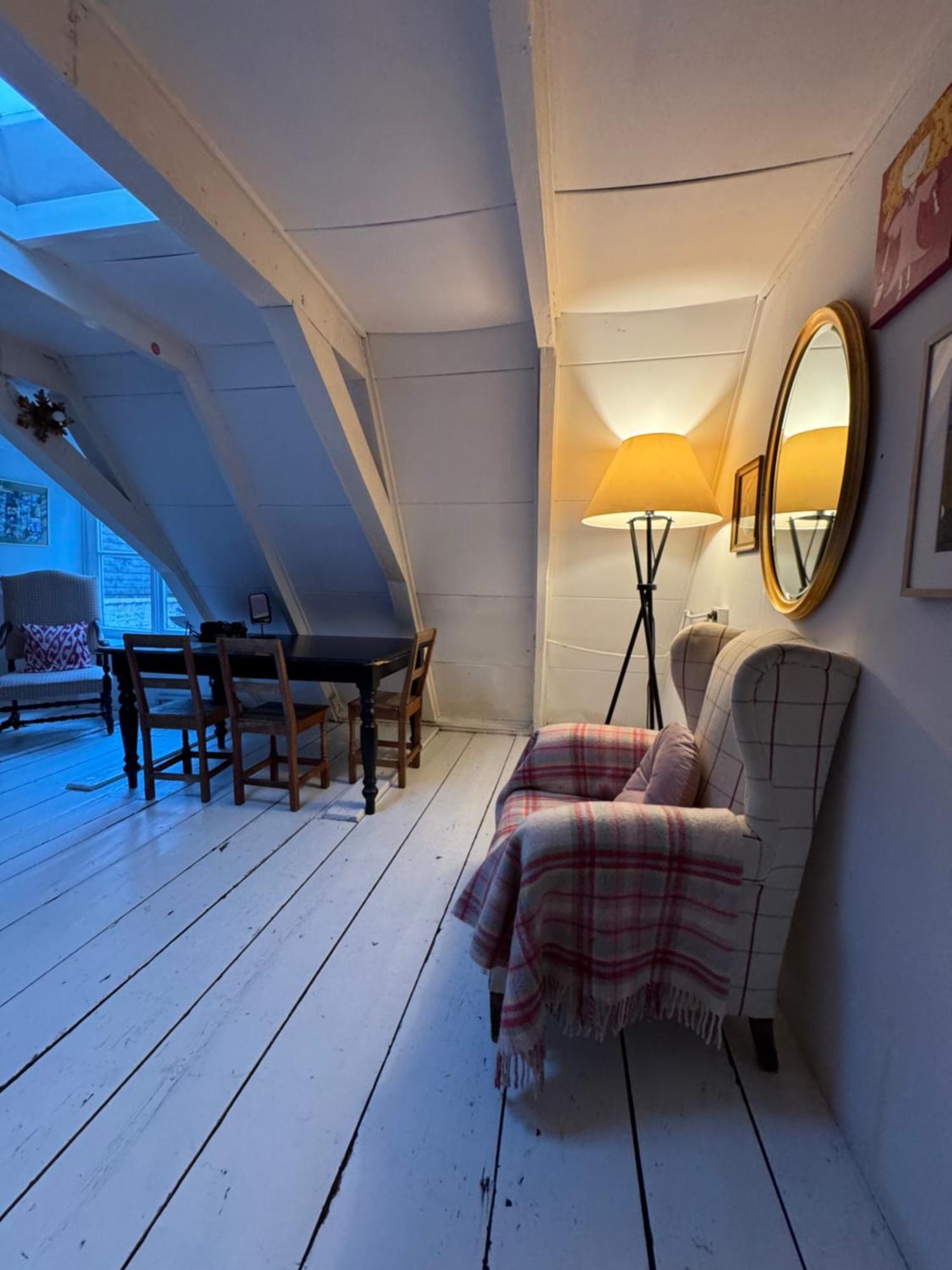 2 For 4 Pax In Monument On 3rd Floor * Amsterdam