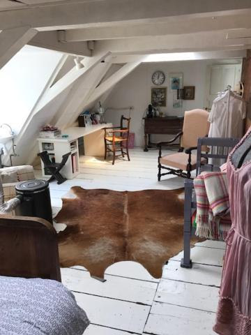 2 For 4 Pax In Monument On 3rd Floor * Amsterdam