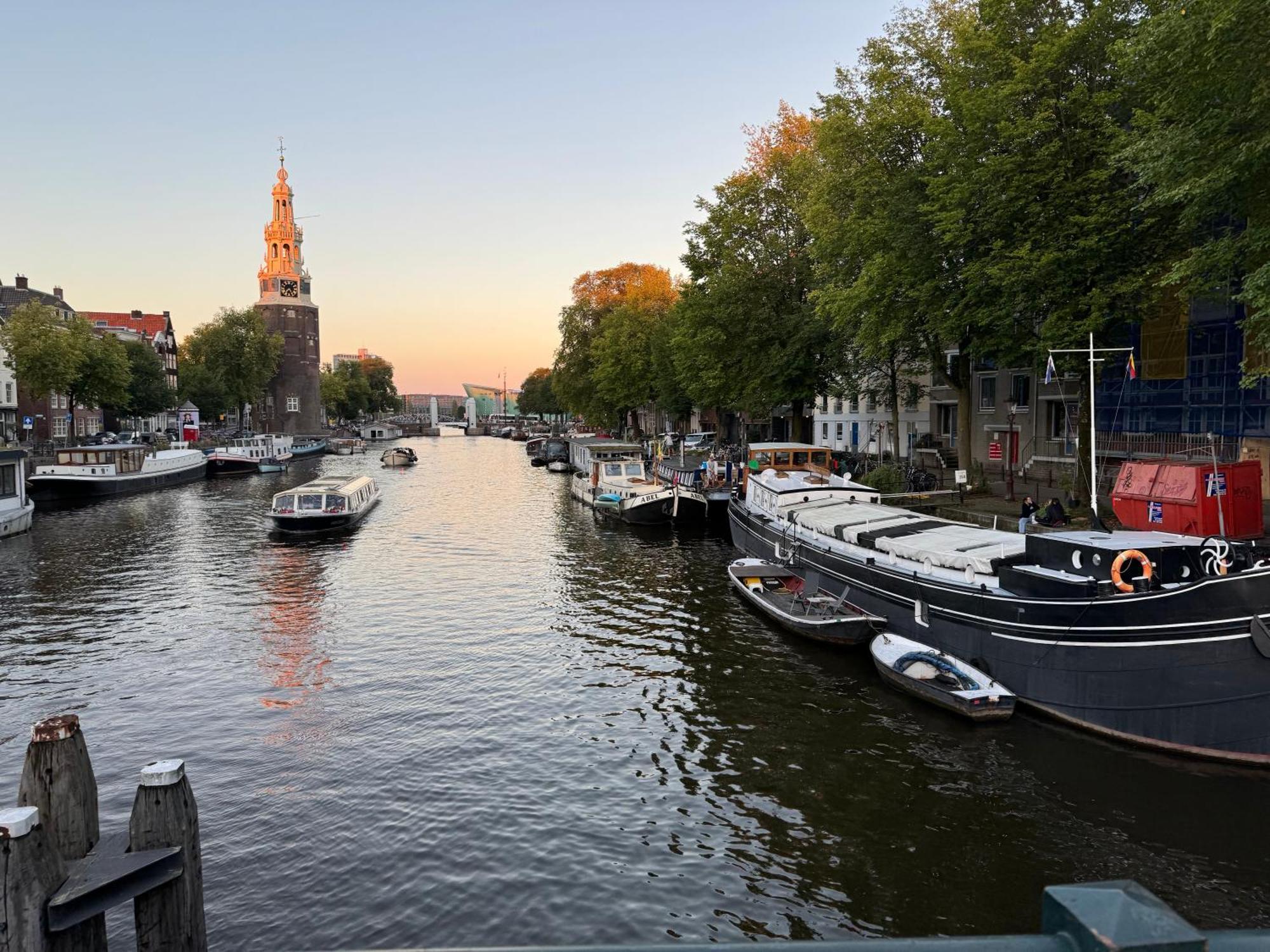 Bed & Breakfast Center - Houseboat By Captain Ricard Amsterdam