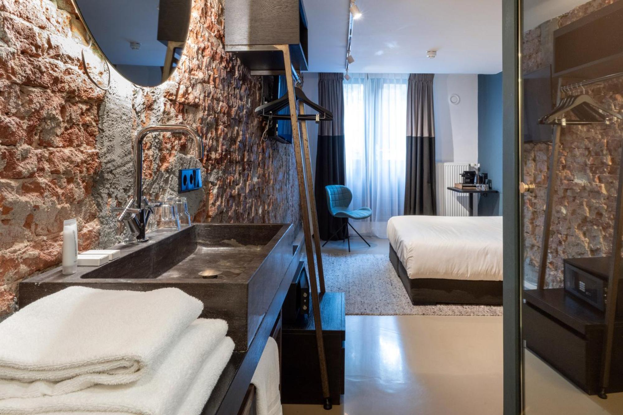 Ph Oosteinde Hotel