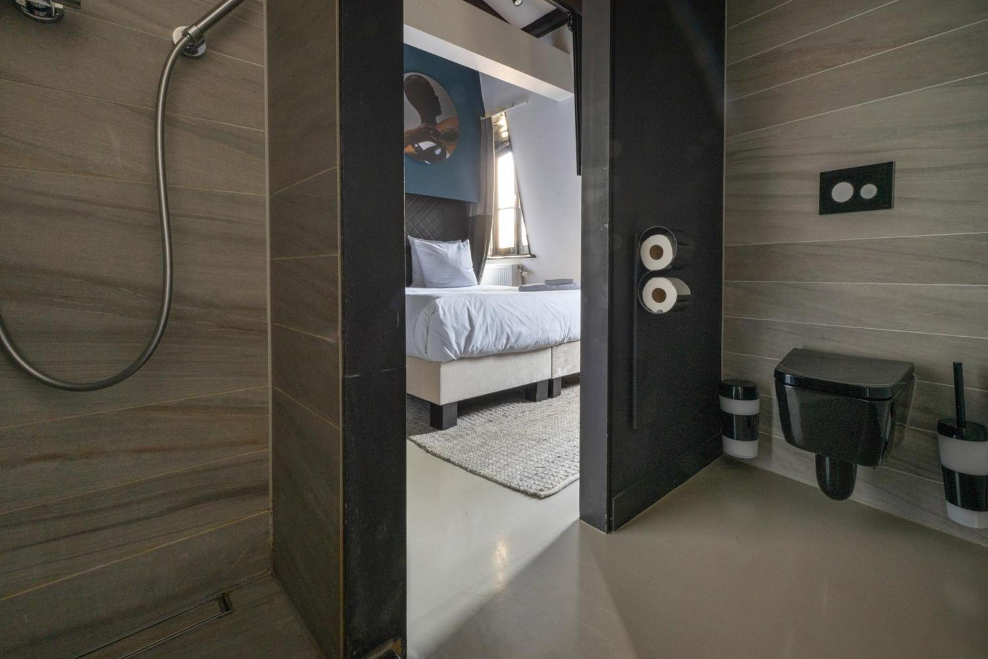Hotel Ph Oosteinde 3*