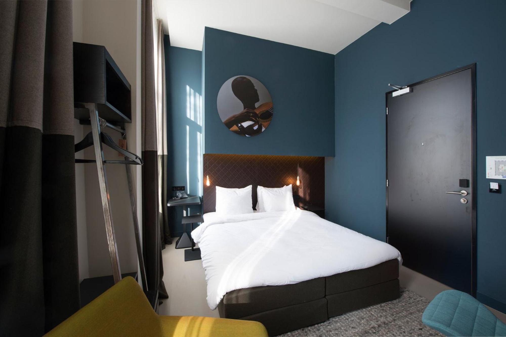 Hotel Ph Oosteinde 3*