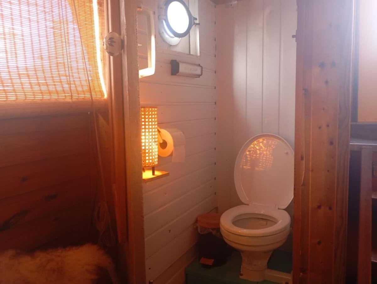 Cozy Bunk Beds In Unique Floating Bådhotel Amsterdam