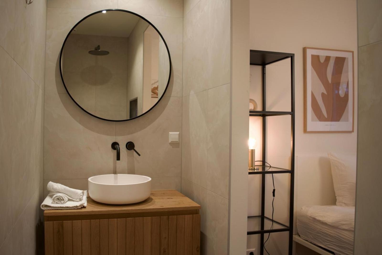 Homestay Luxury With Private Bathroom On Great Location. *
