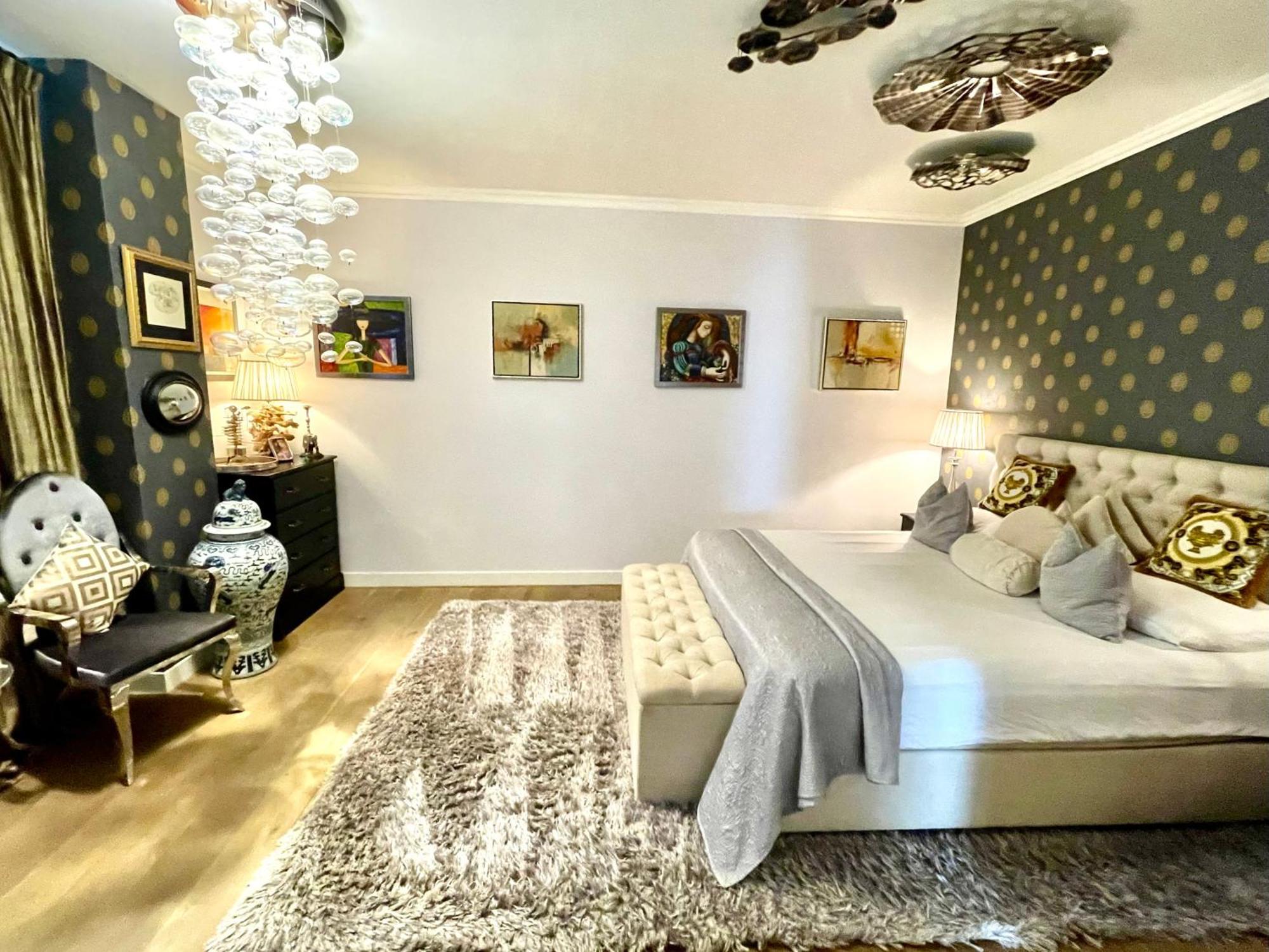 Luxury Center With Canal View 1 Kingsize Bed And 1 Sleeping Sofa Appartement *