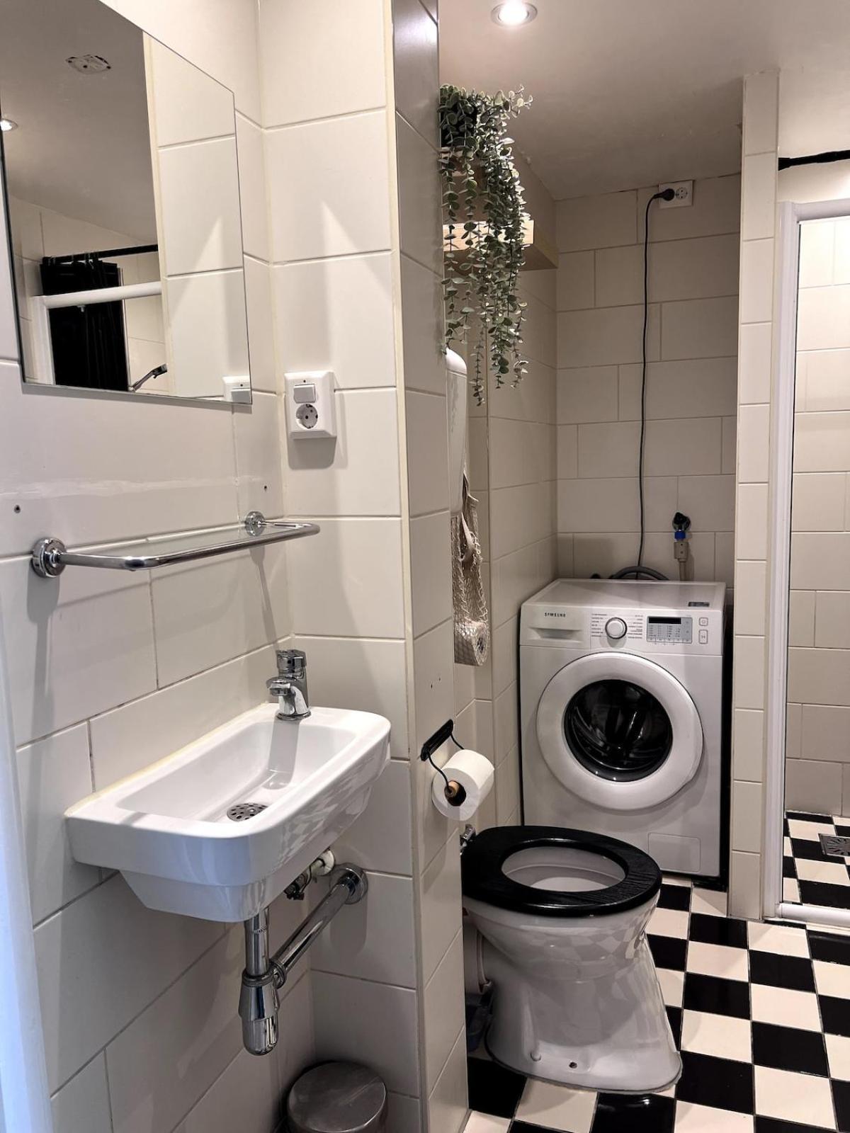 Appartement Centrally Located 2-bedroom In Oud-west