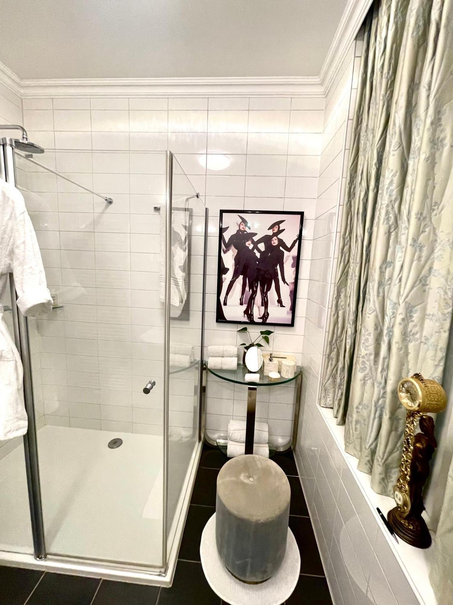Luxury Center With Canal View 1 Kingsize Bed And 1 Sleeping Sofa Appartement Amsterdam