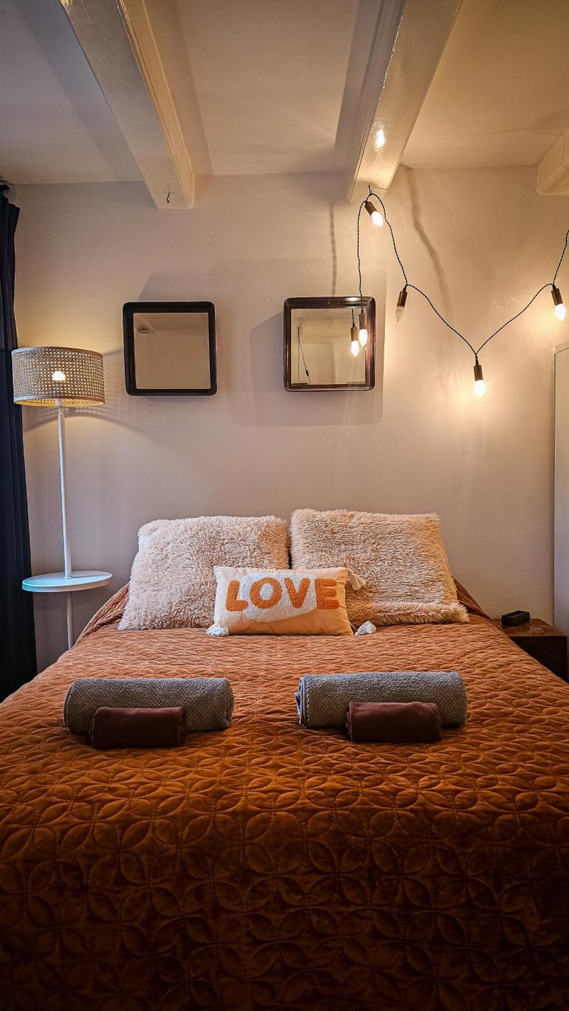 En-suite In Historic Canalhouse From 1729 * Amsterdam