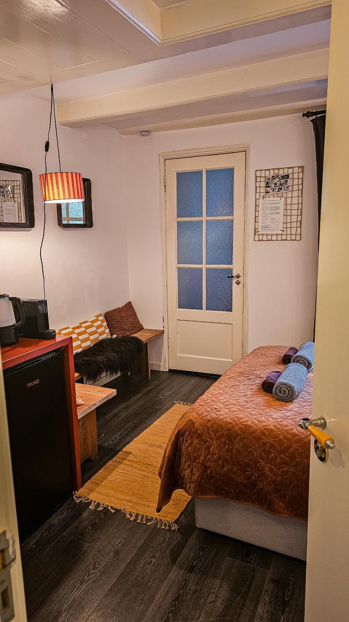 En-suite In Historic Canalhouse From 1729 Couette-café