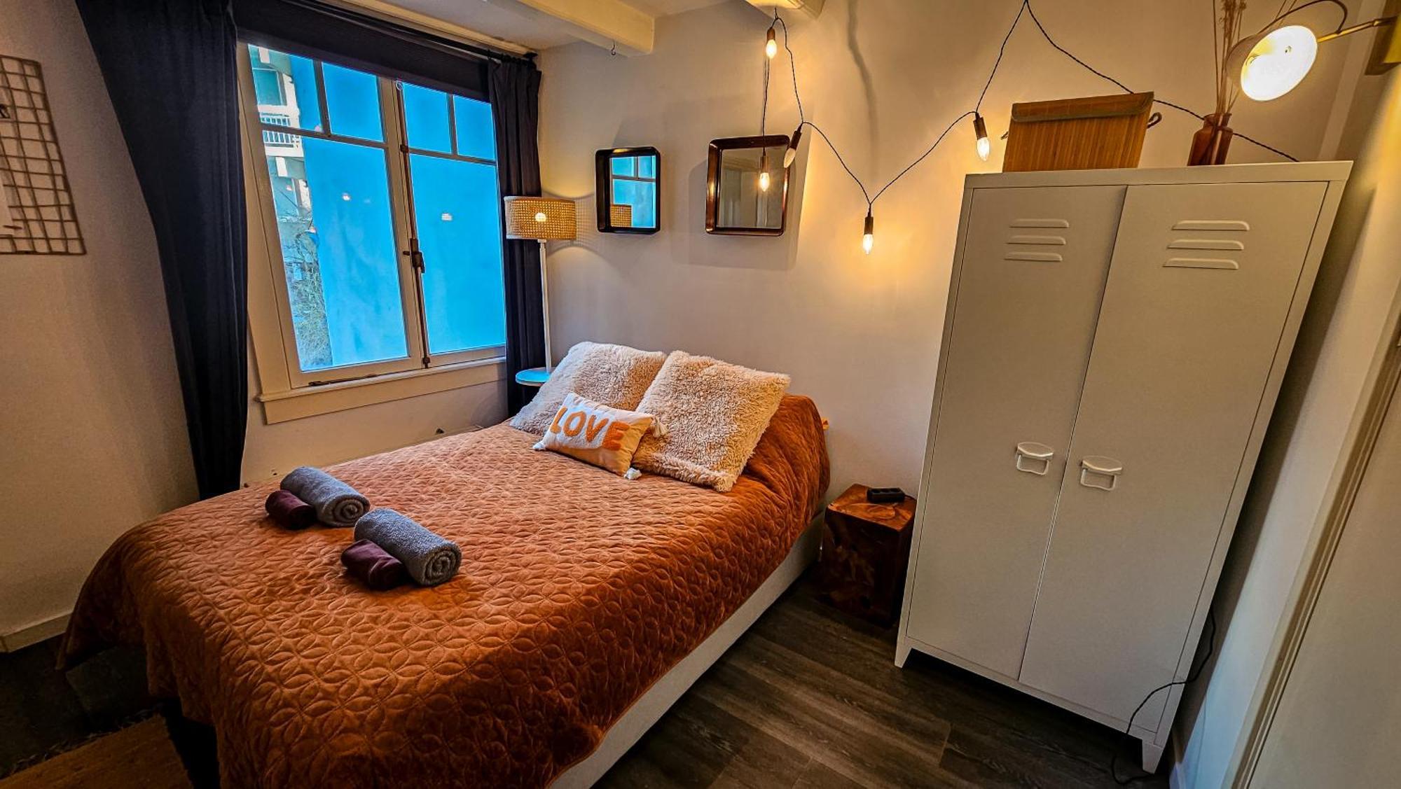 En-suite In Historic Canalhouse From 1729 Couette-café