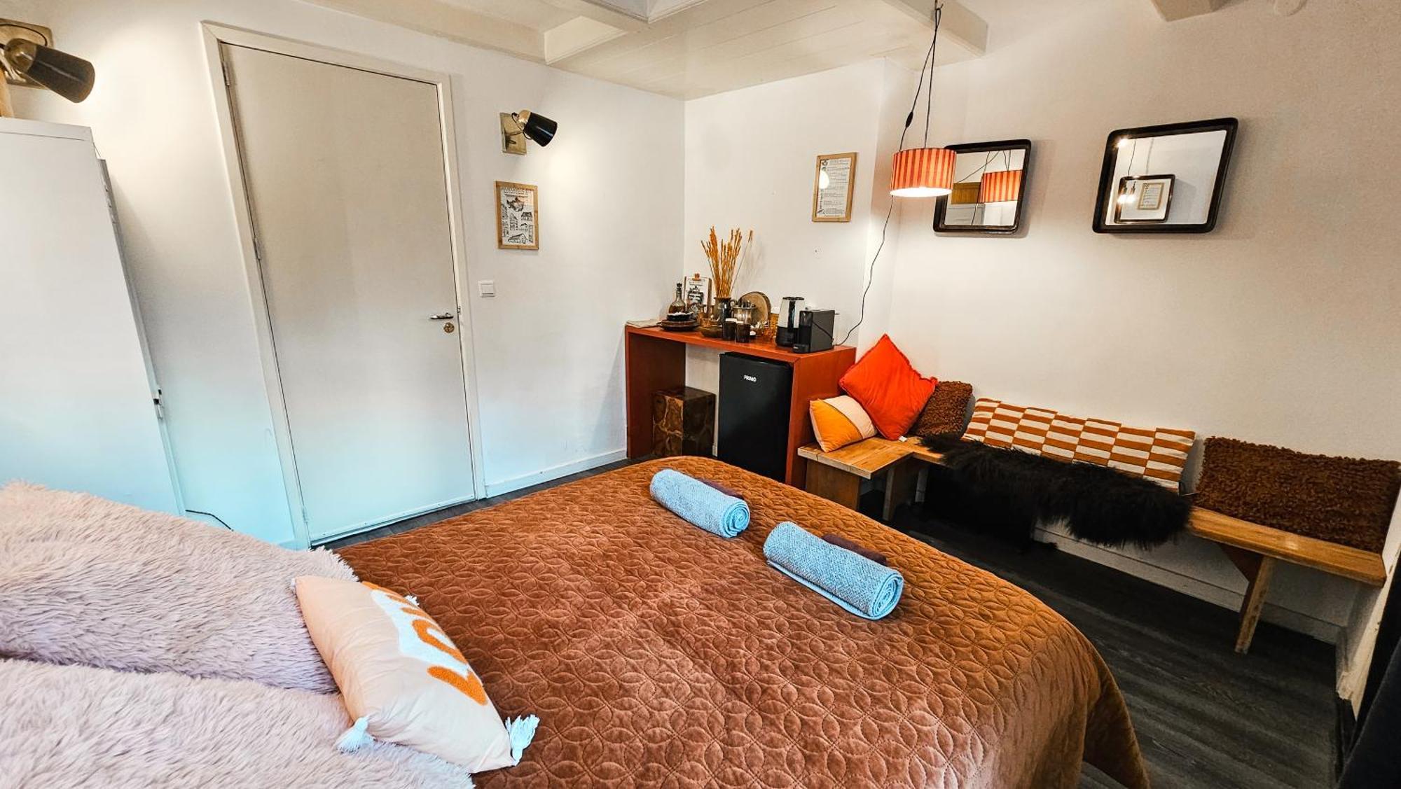 En-suite In Historic Canalhouse From 1729 Couette-café