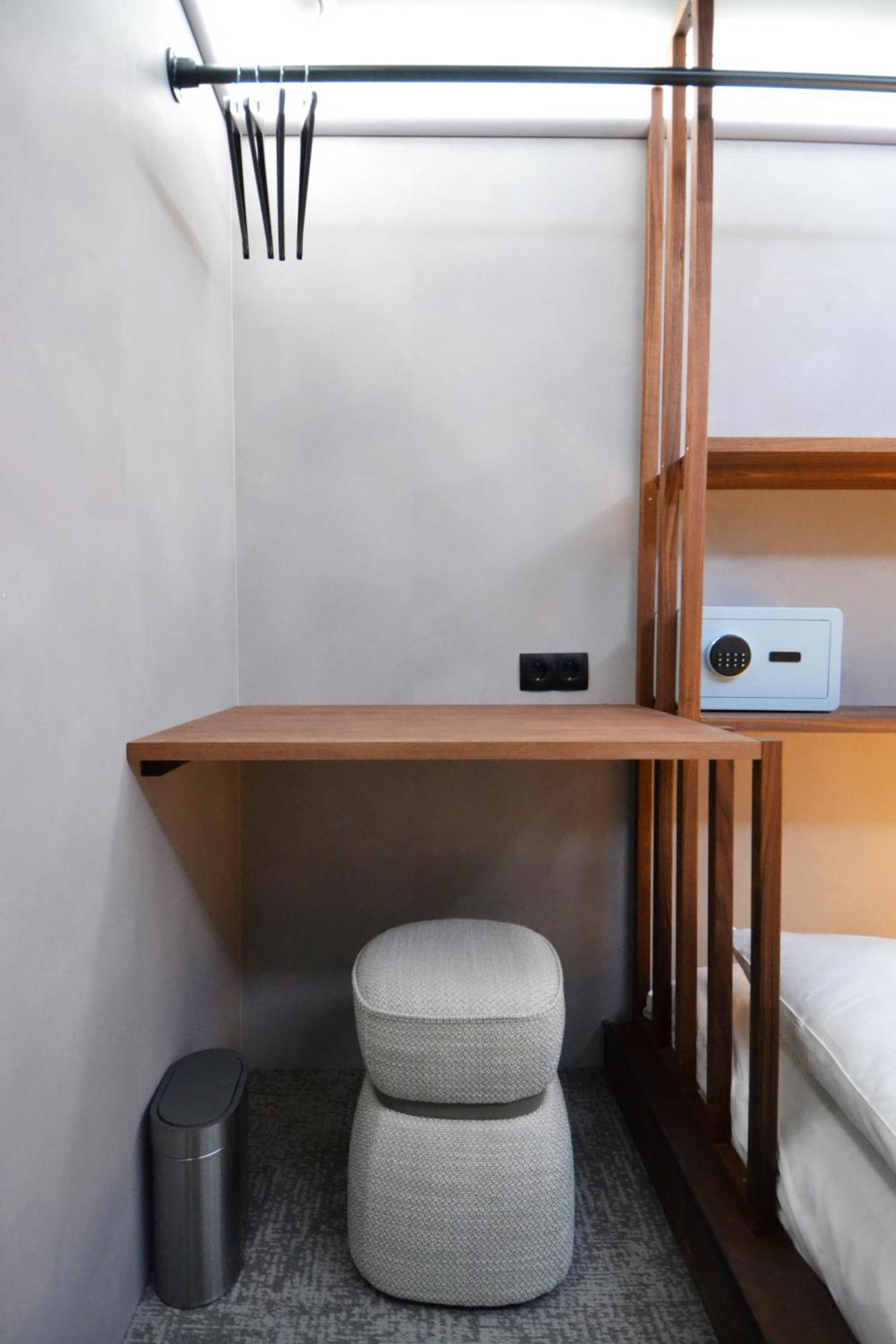 The Hyve Capsule Hotel a capsule *
