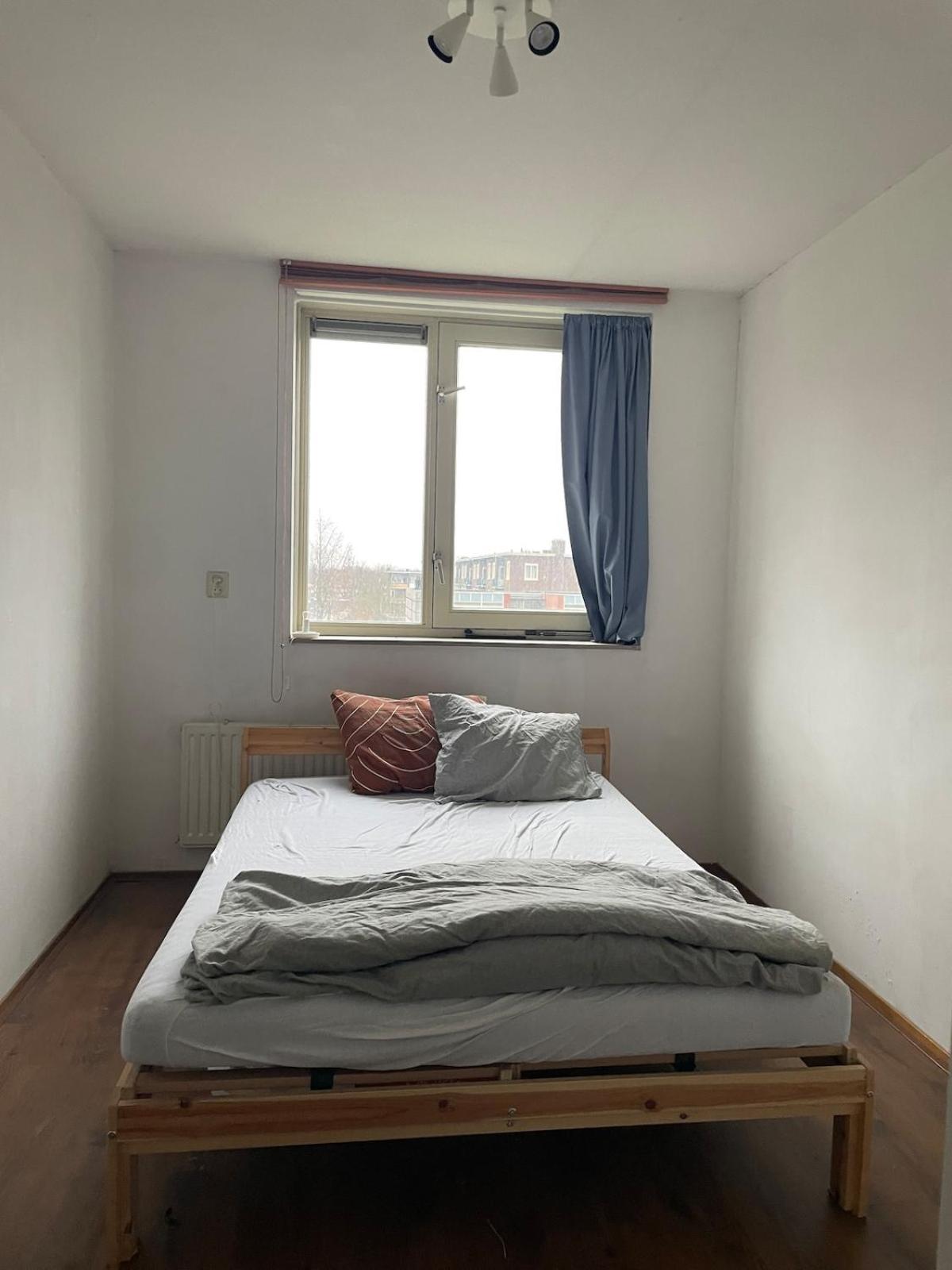 Large West With Balcony Appartement