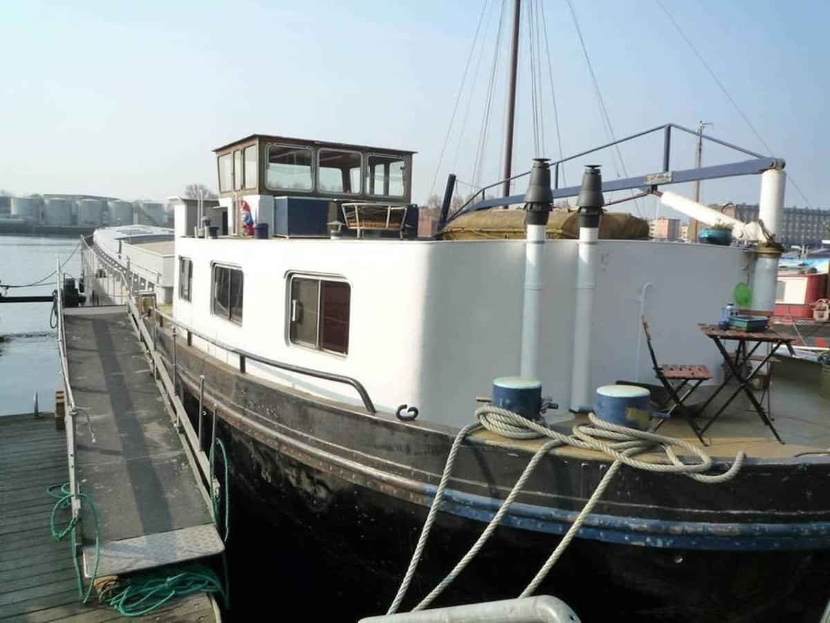 Houseboat Captain's Quarters In Harbour Bateau-hôtel Amsterdam
