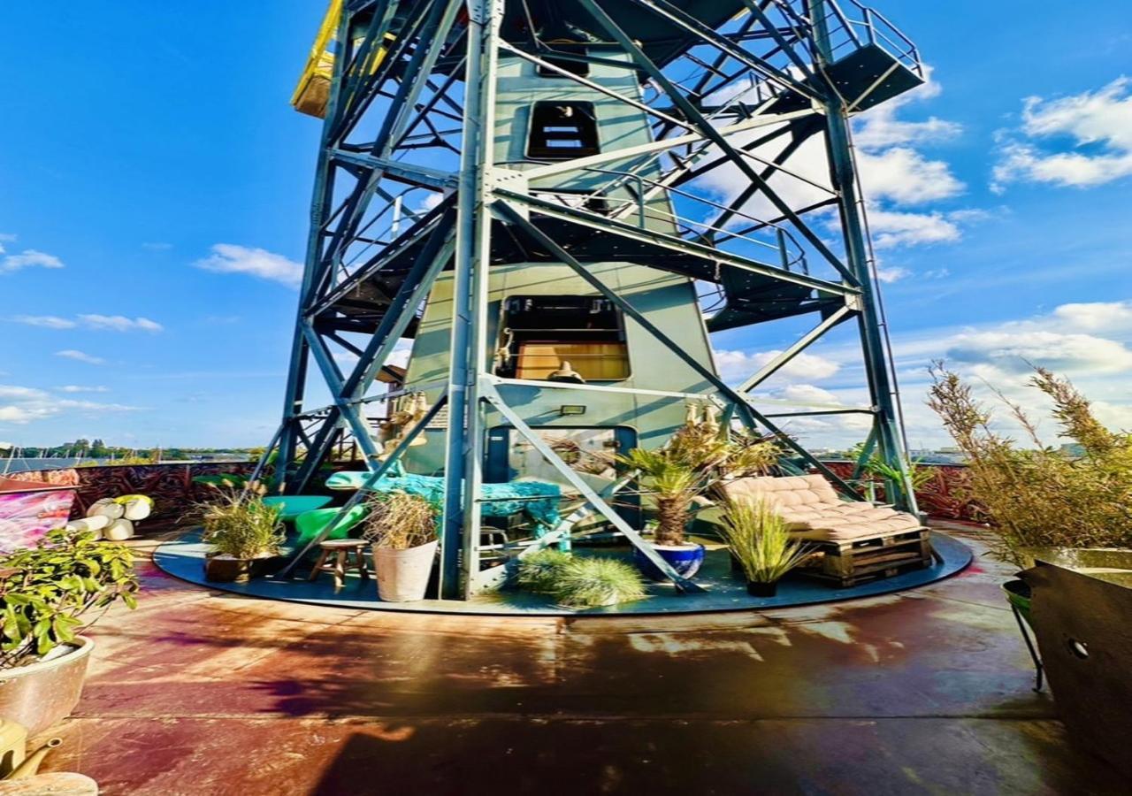 Crane Faralda Hotel