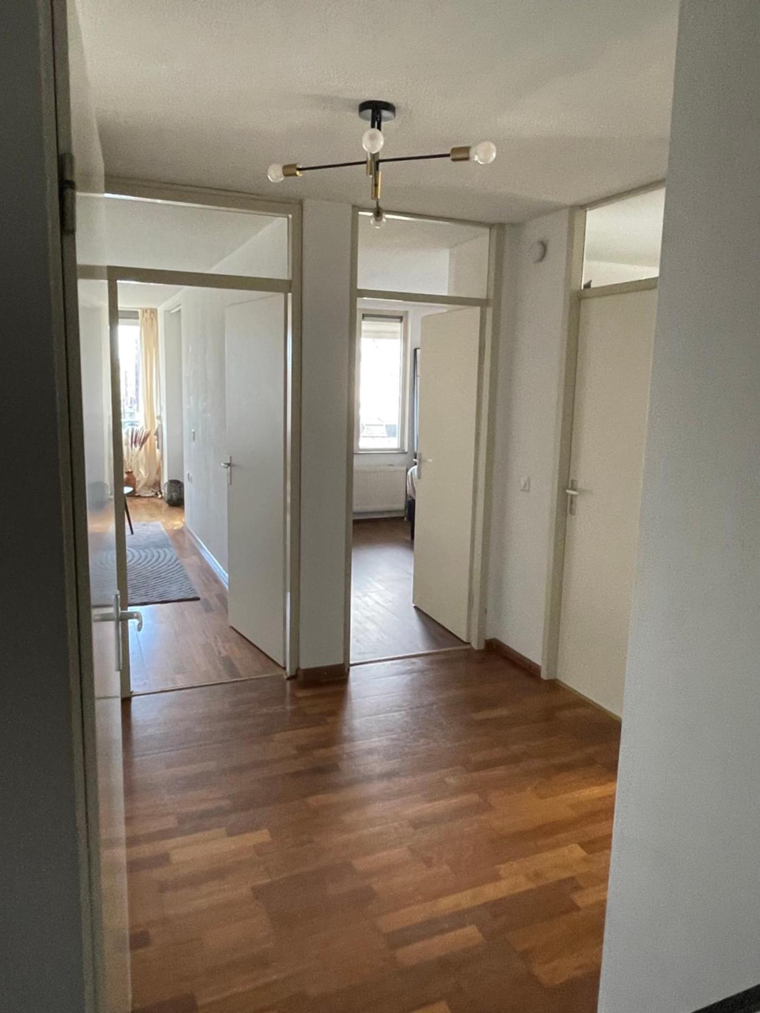 Large West With Balcony *