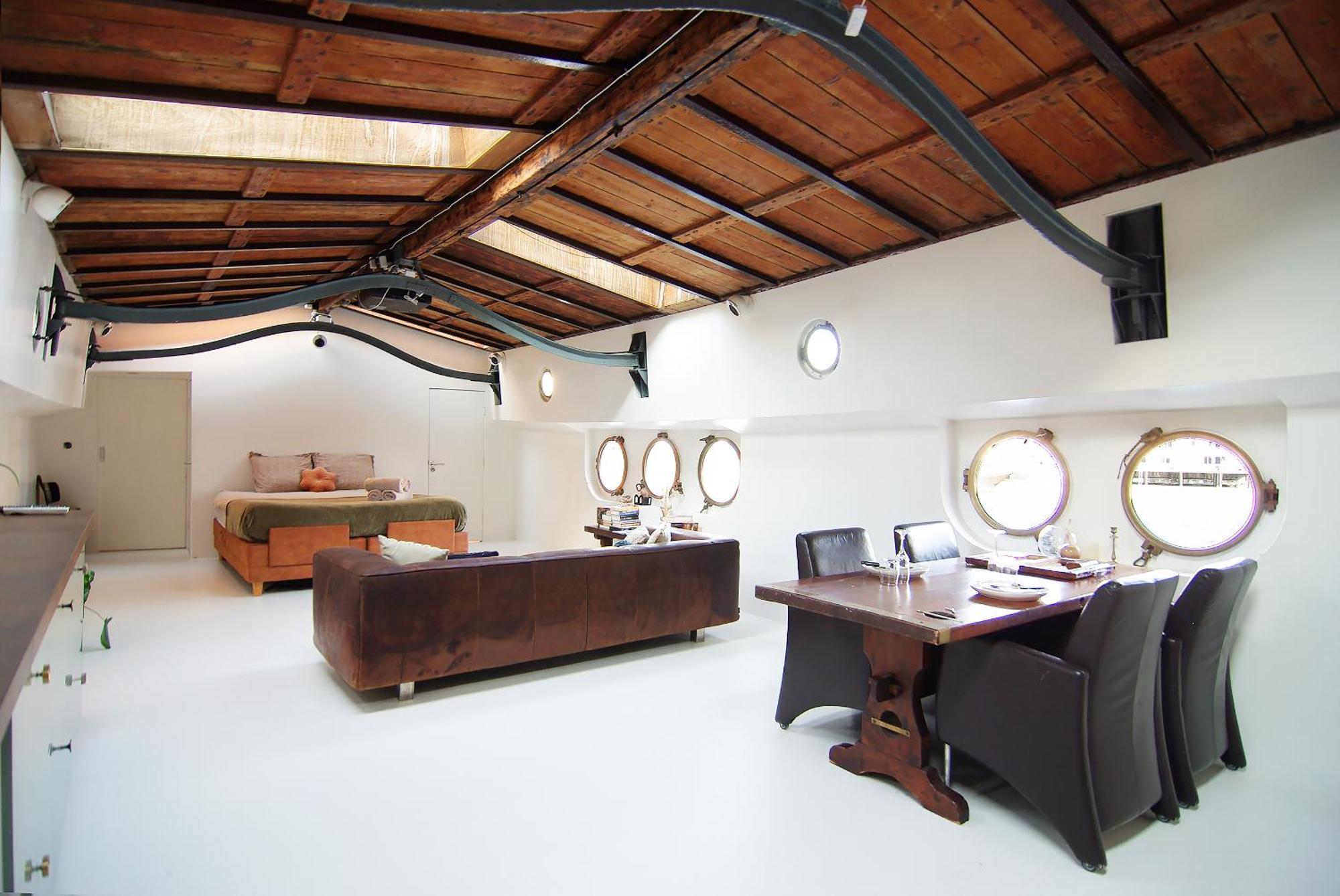 Najade Eco Houseboat Bateau-hôtel *