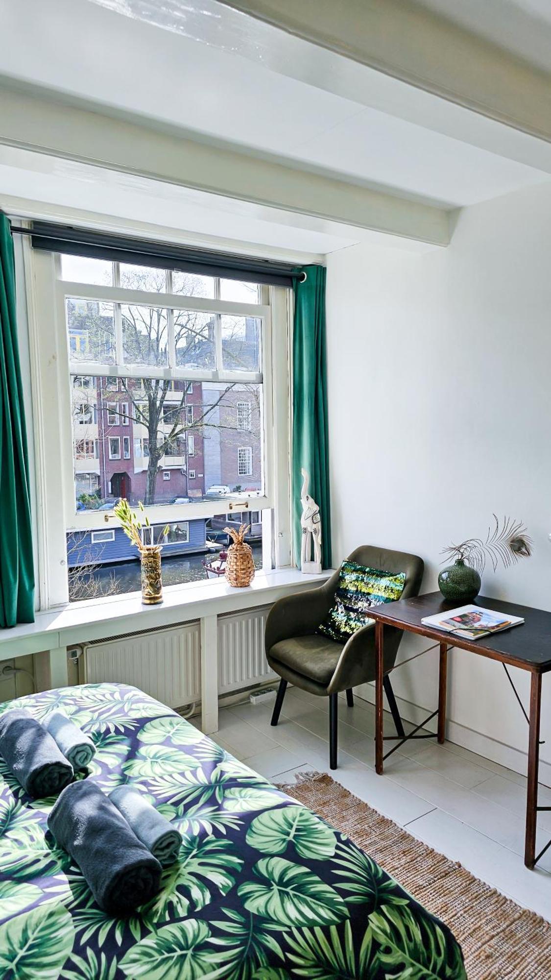 Large En-suite In Historic Canalhouse From 1729 Hébergement de vacances