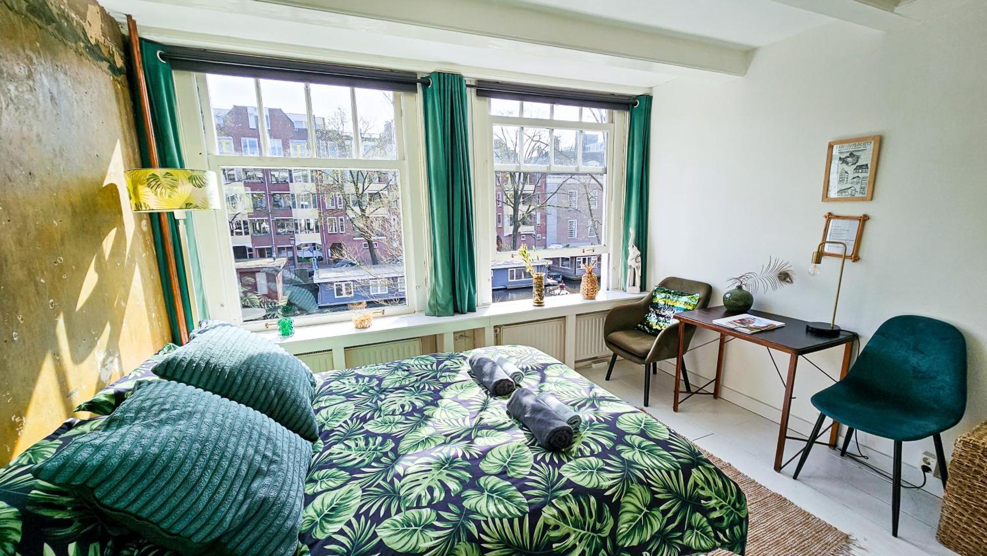Large En-suite In Historic Canalhouse From 1729 Amsterdam