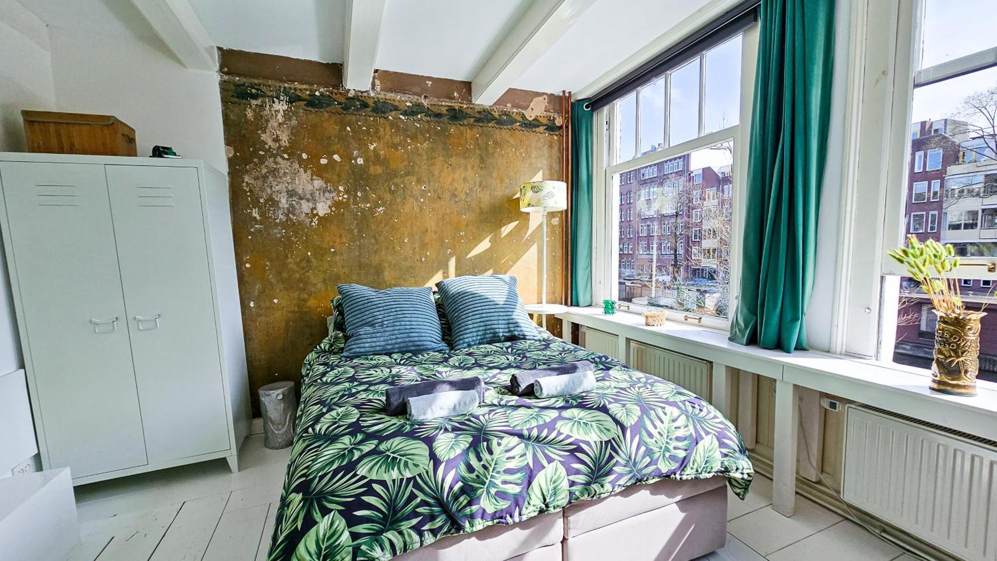 Large En-suite In Historic Canalhouse From 1729 Hébergement de vacances