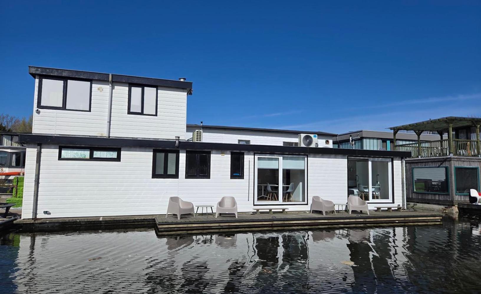 Bed and breakfast Houseboat The New - Nieuwe