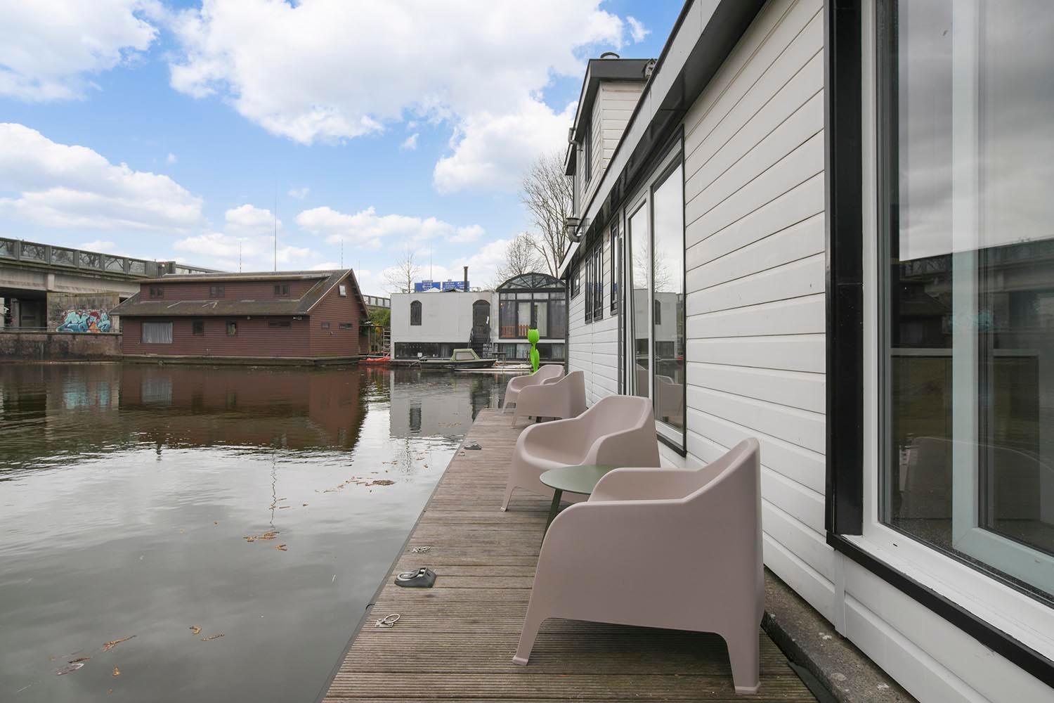 Bed and breakfast Houseboat The New - Nieuwe *