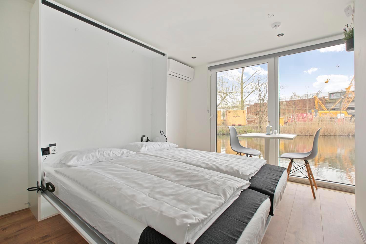 Bed & Breakfast Houseboat The New - Nieuwe *