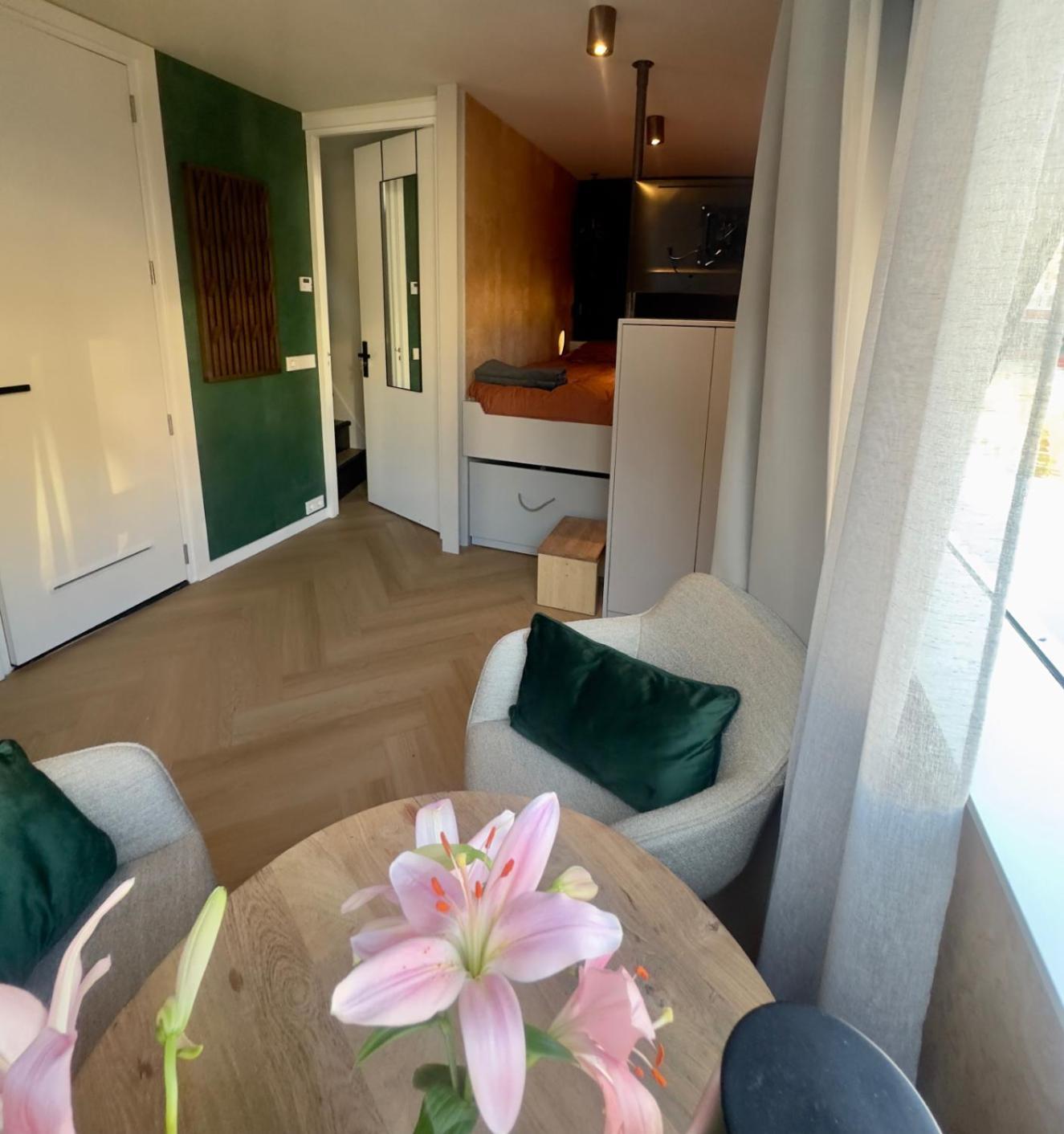 Houseboat The Floating Nest Hotel en barco *