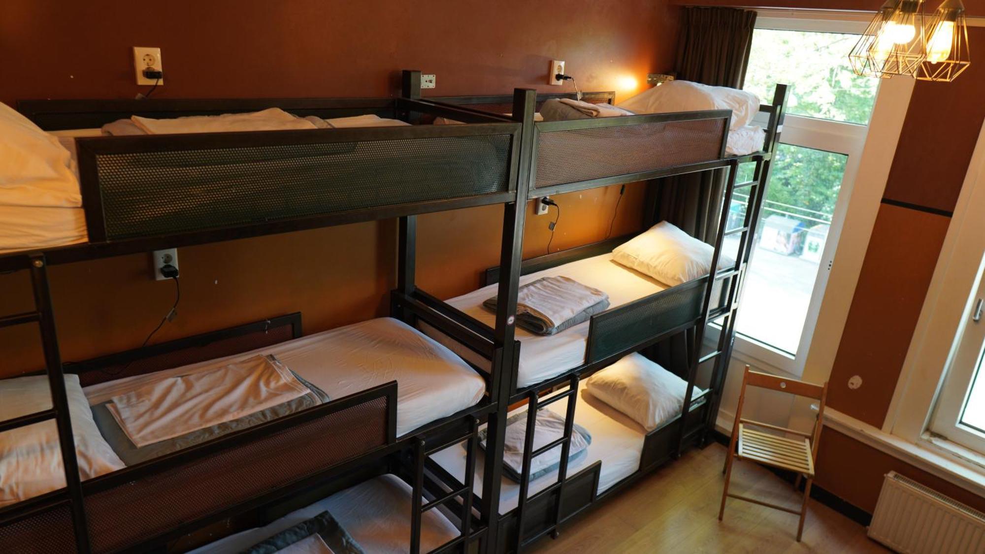 Hostal Onefam Amstel *