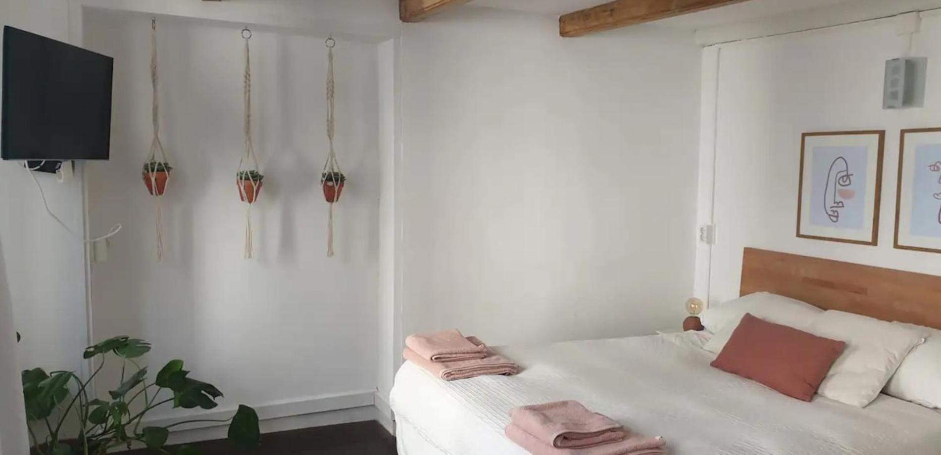Studio's In The Center Of With Canal View! * Amsterdam