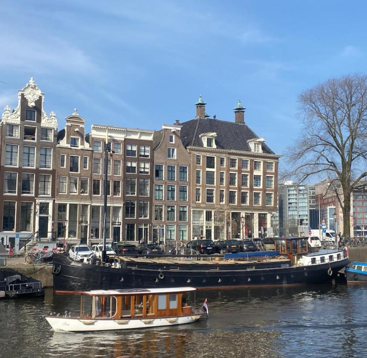 Houseboat Reussi * Amsterdam