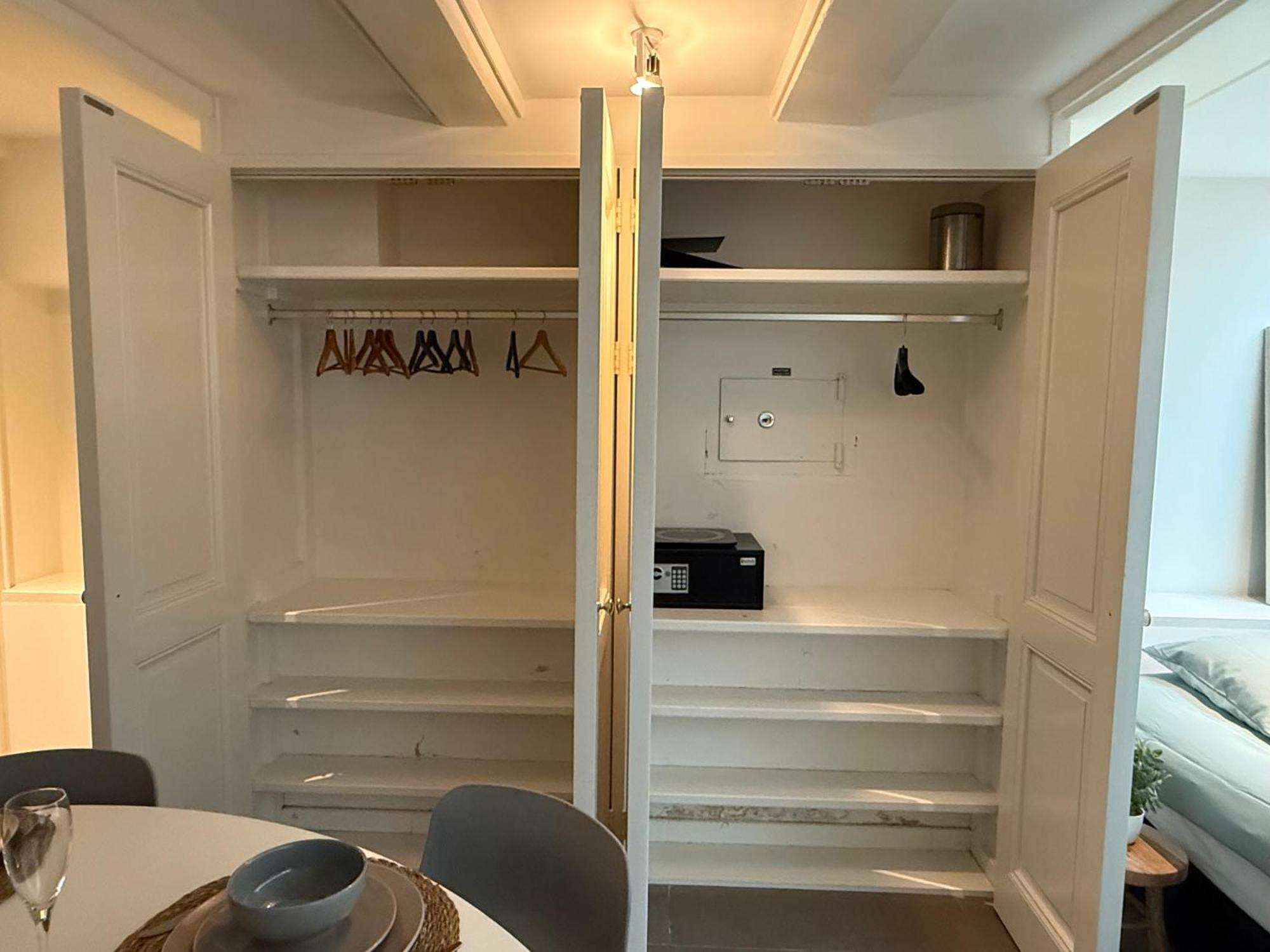 Apartamento Elegant Canal-side In Heart Of Ámsterdam