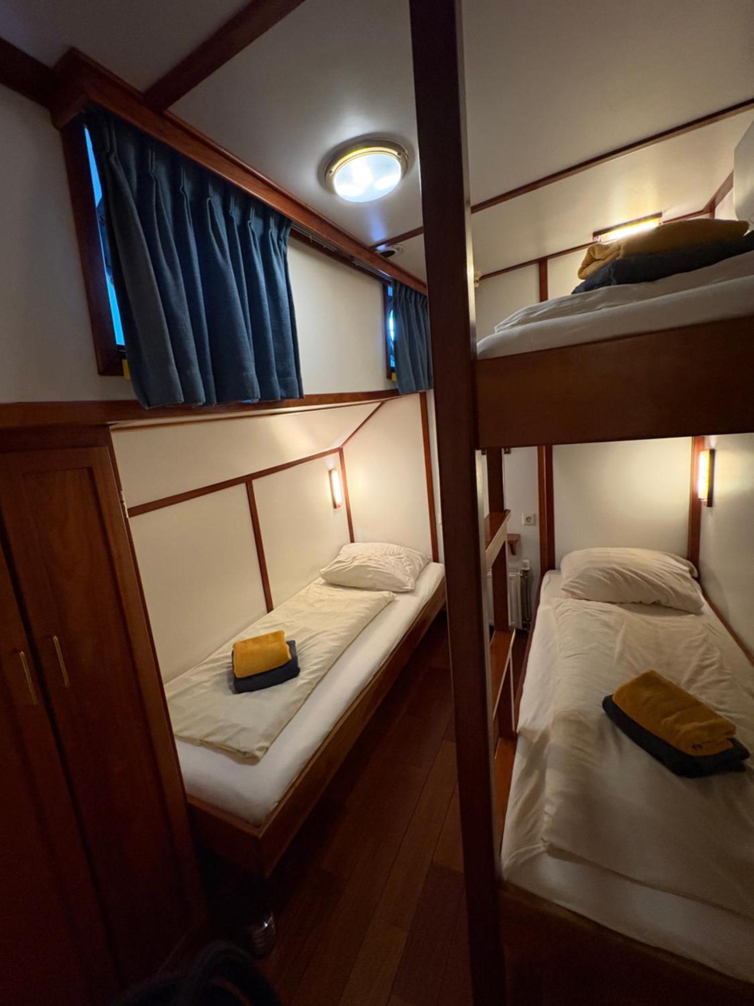 Hotelboot Zwaan Hotel *