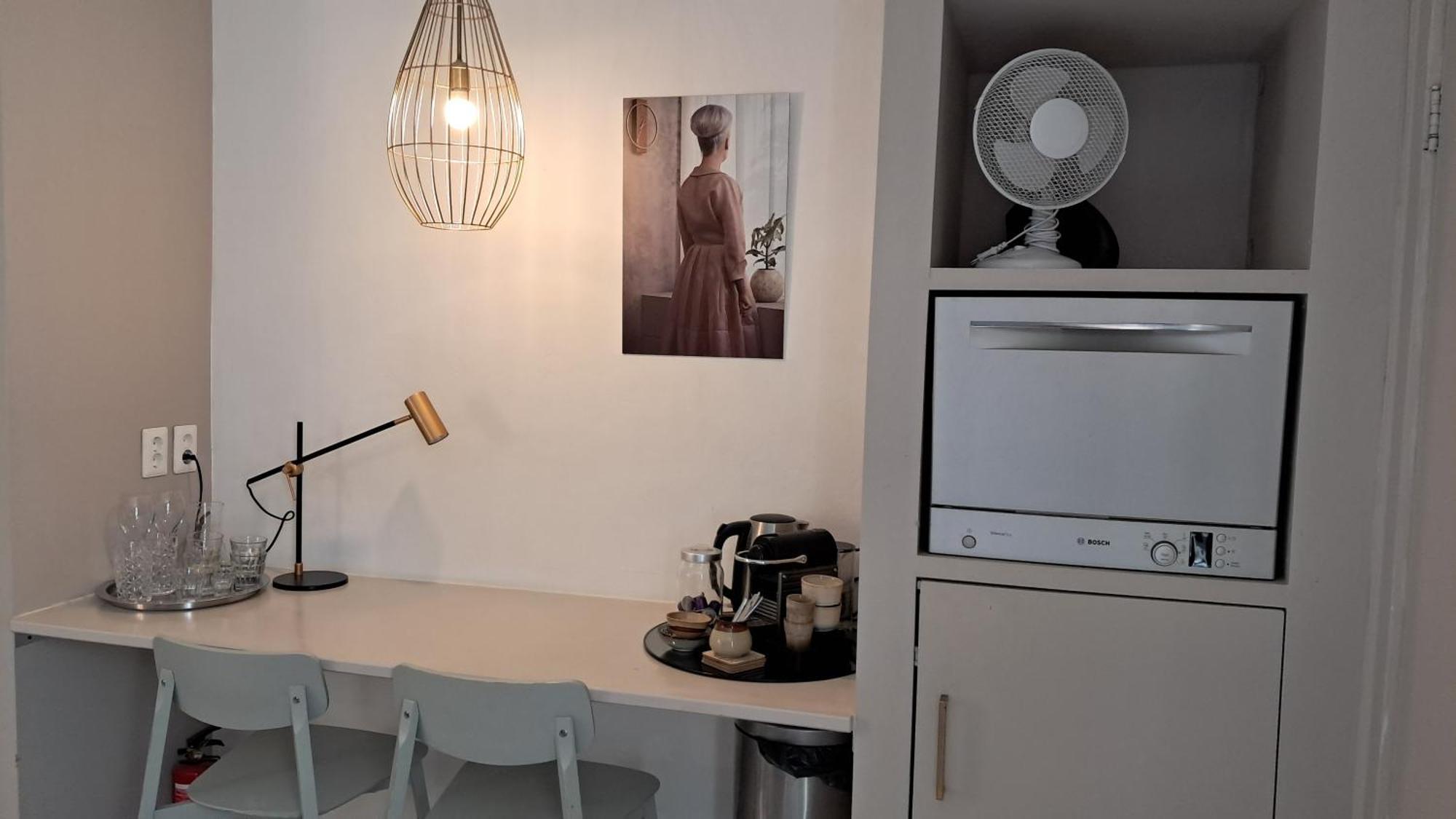 The Superstay Boutique Guestroom *