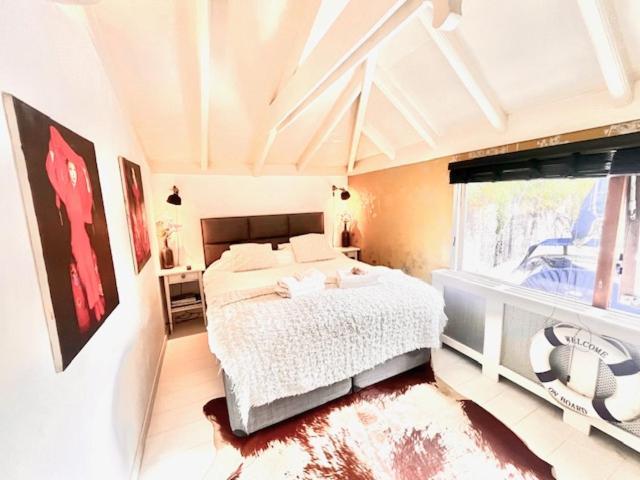 Botel Private At Houseboat Amsterdam