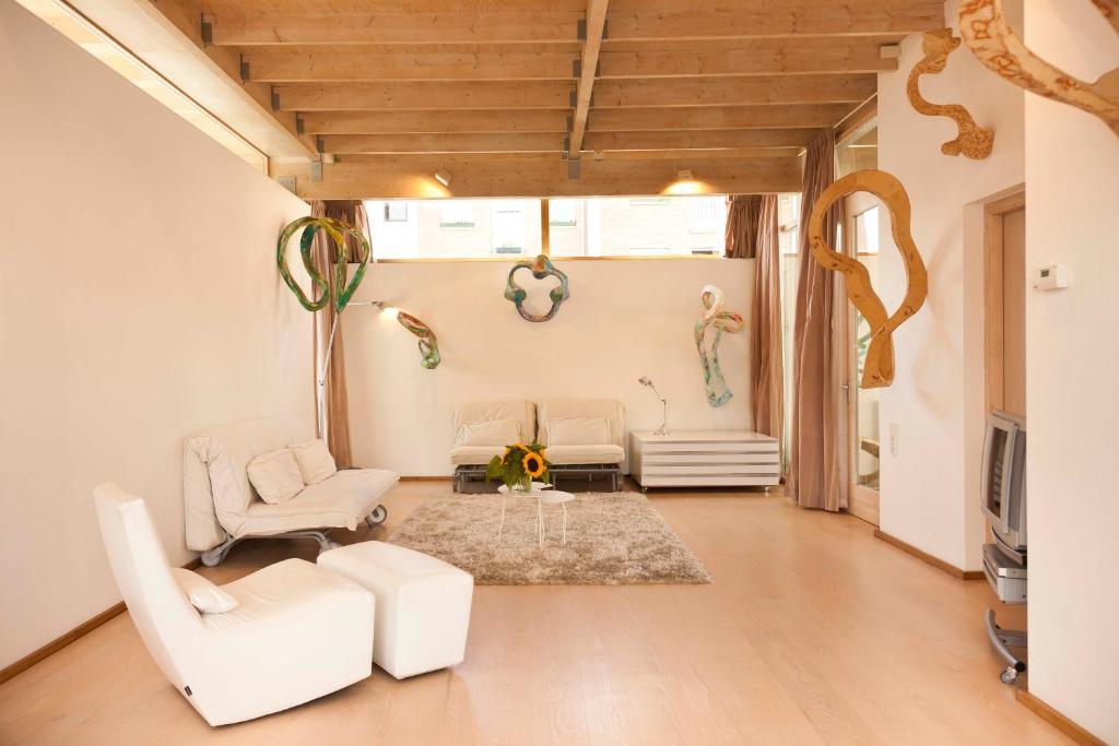 Starry Night Penthouse Apartment City Centre Bed and breakfast