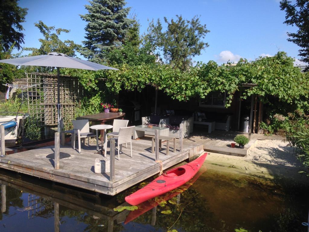 Bed & Breakfast Houseboat Between Windmills *