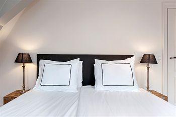 Canal Hotel