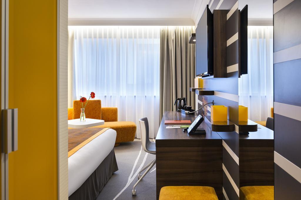 Holiday Inn Amsterdam Hotel 4*