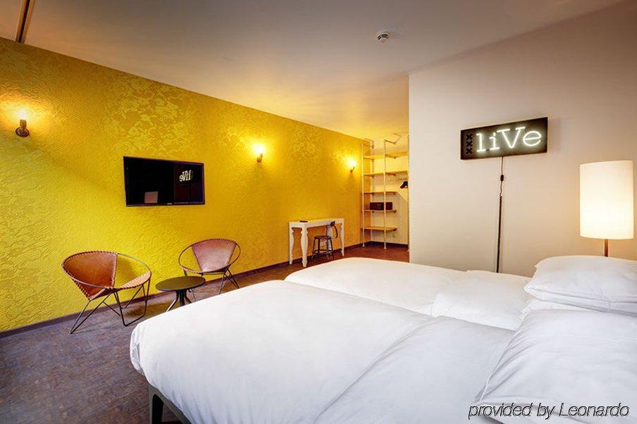 V Nesplein 4*