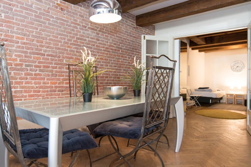 The Wall Homestay Amsterdam