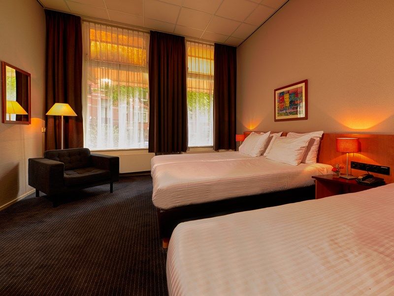 Leonardo Center 4* Ámsterdam