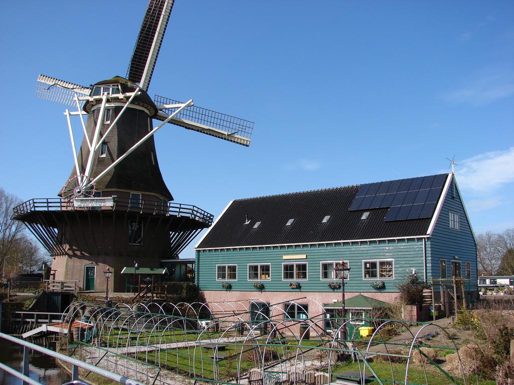 Bed & Breakfast Houseboat Between Windmills Amsterdam