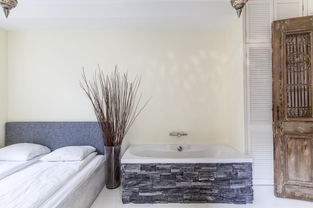 Livia's Hideaway Elegant