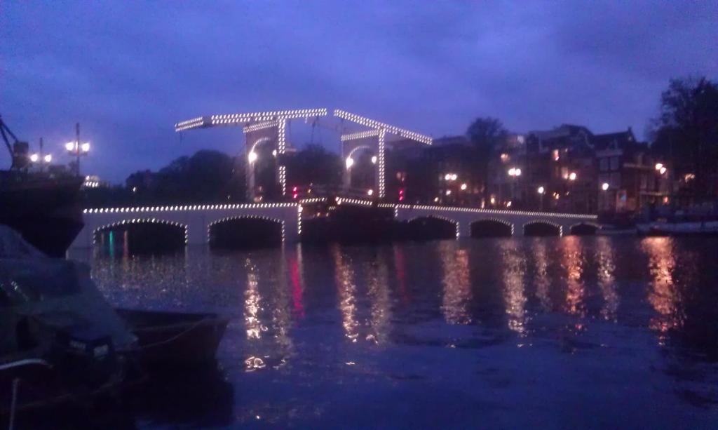 Rent A Houseboat Bateau-hôtel *